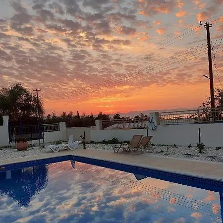 Komissa Villa *