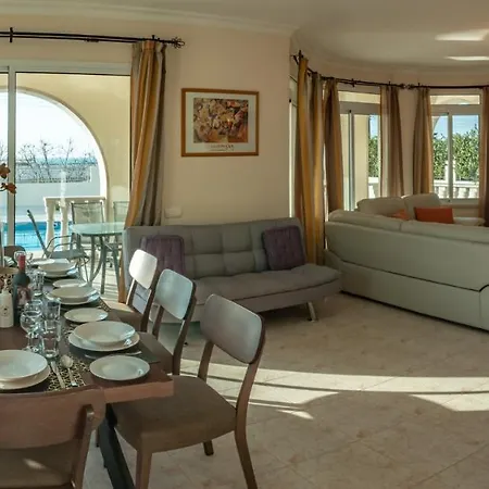 Komissa Villa *